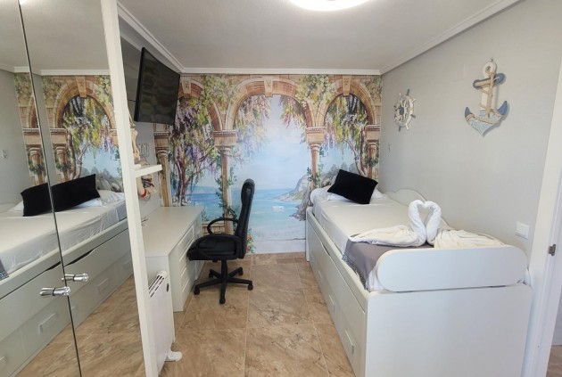 Tweedehands - Appartement / flat -
Torrevieja - La Mata