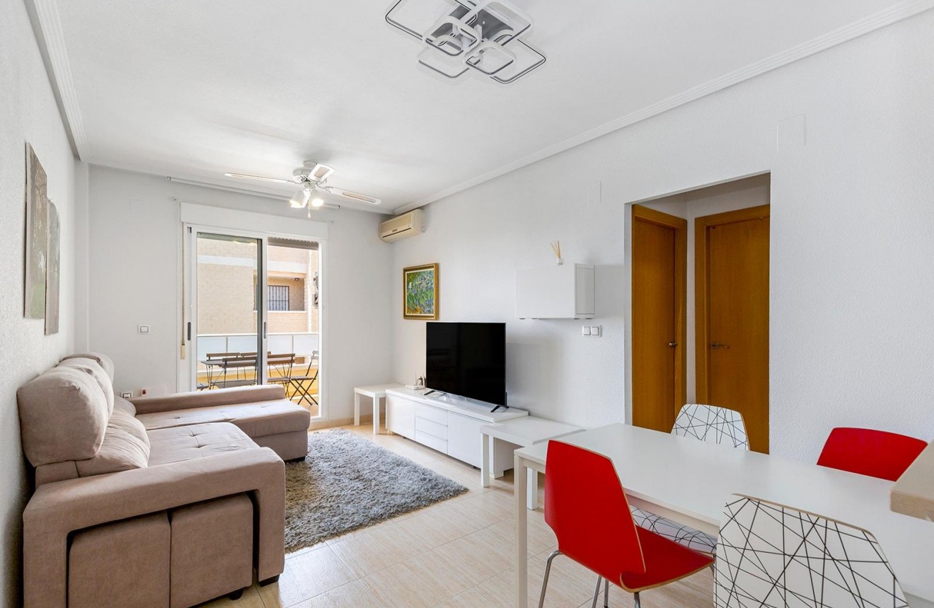 Segunda mano - Apartamento / piso -
Torrevieja - Sector 25