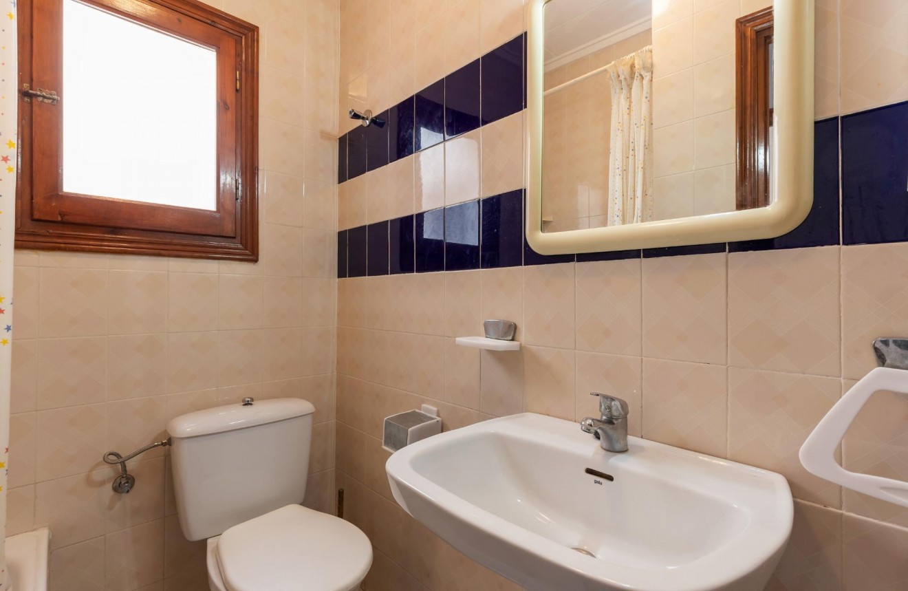 Resale - Bungalow -
Torrevieja - San luis