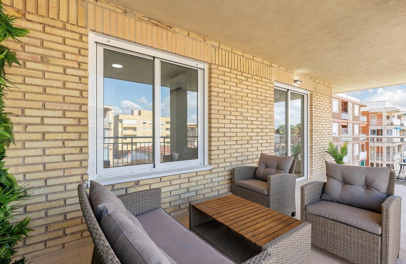 D'occasion - Appartement -
Torrevieja - Playa de los Naufragos