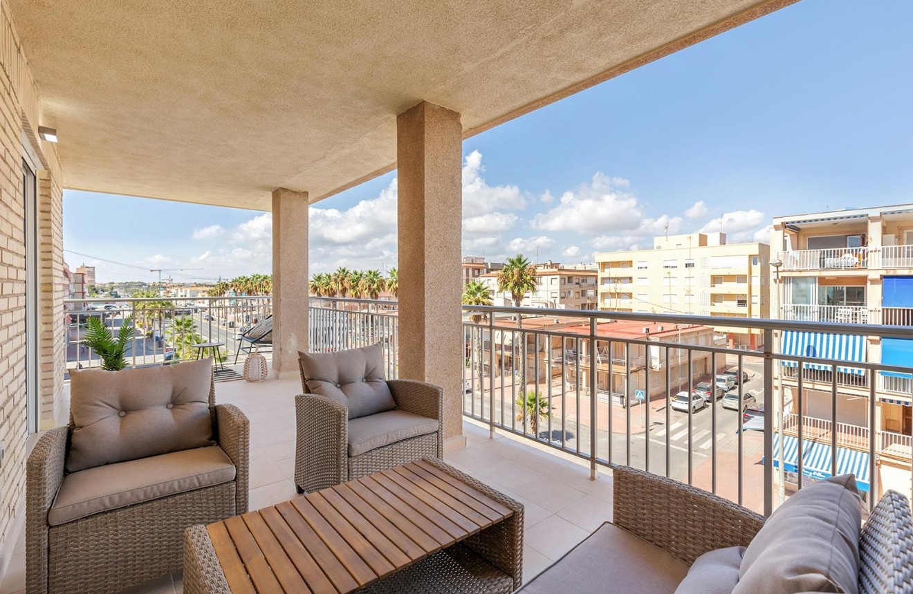 Resale - Apartment / flat -
Torrevieja - Playa de los Naufragos