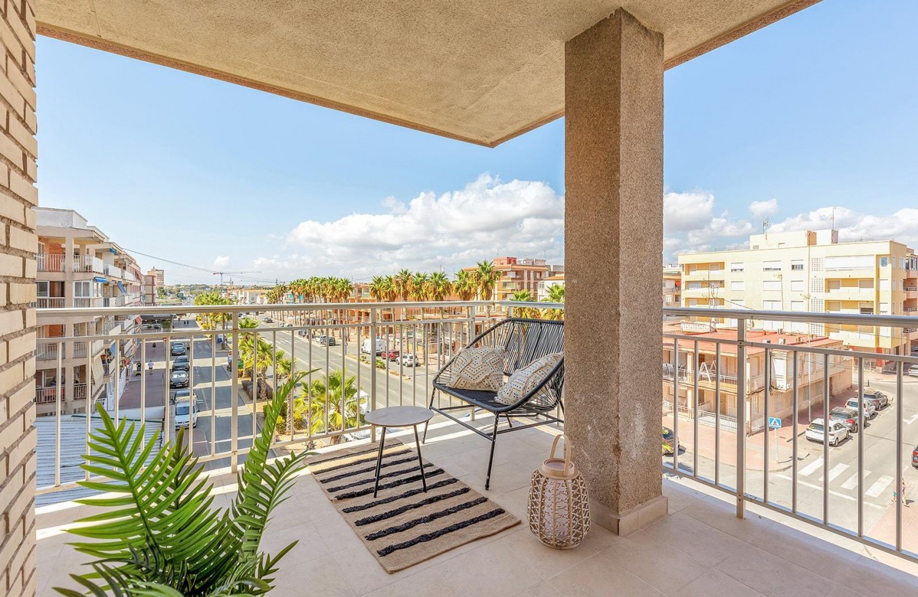 Tweedehands - Appartement / flat -
Torrevieja - Playa de los Naufragos