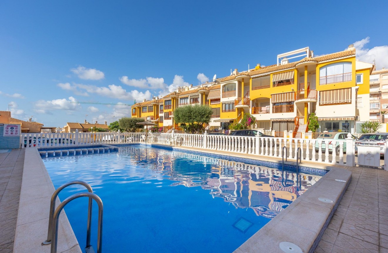 Resale - Apartment / flat -
Torrevieja - Torreblanca