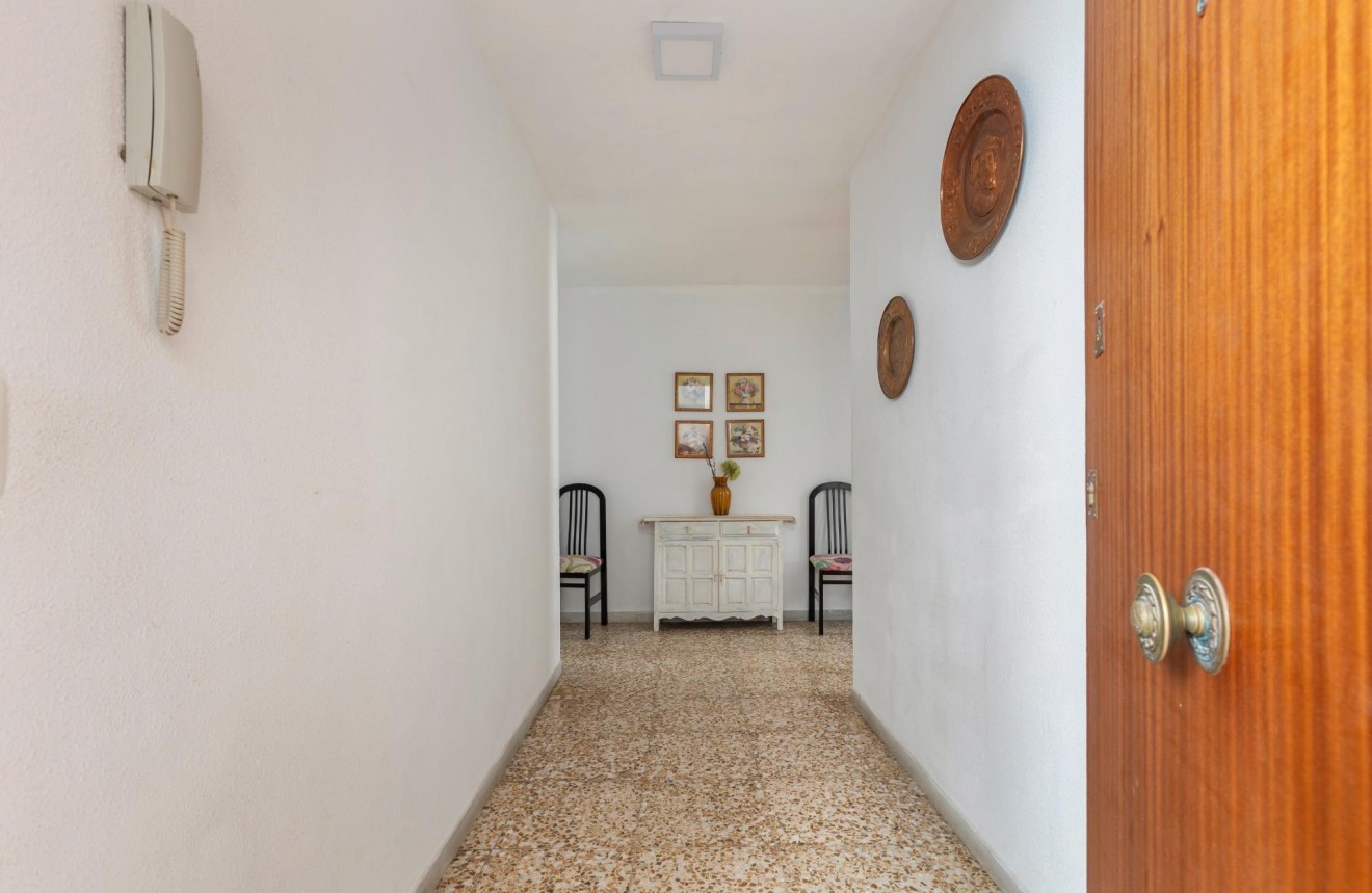 Tweedehands - Appartement / flat -
Torrevieja - Acequion