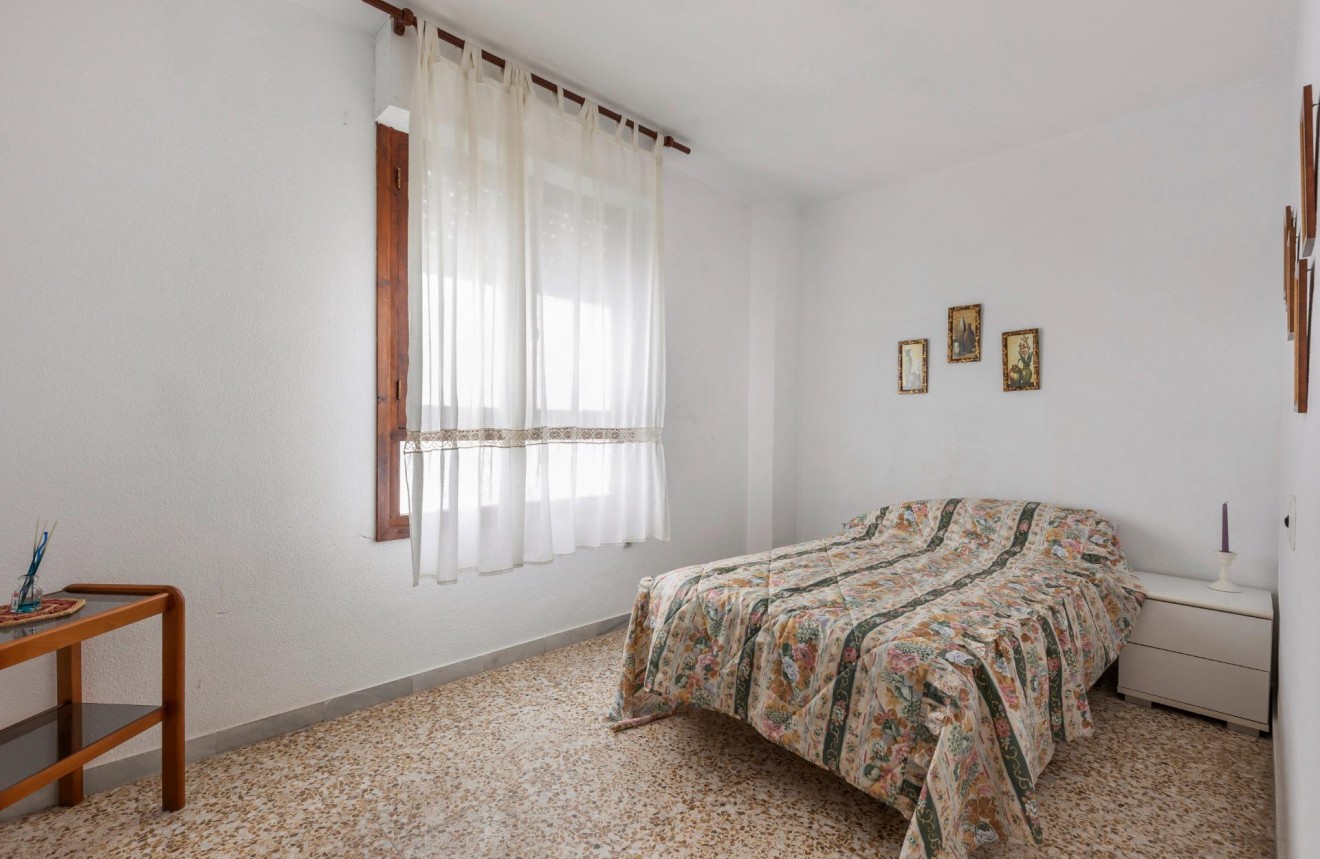 Tweedehands - Appartement / flat -
Torrevieja - Acequion