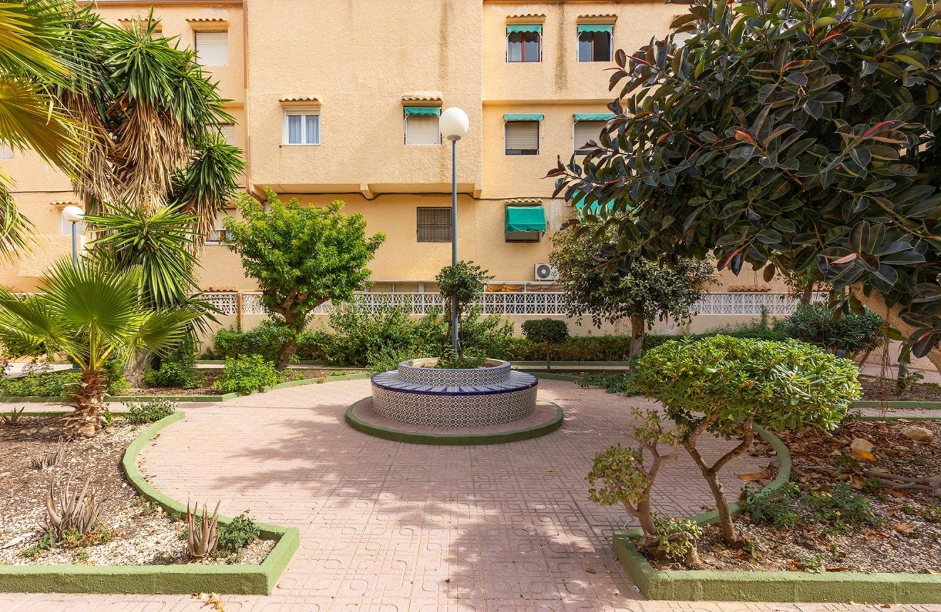 Resale - Apartment / flat -
Torrevieja - La Mata