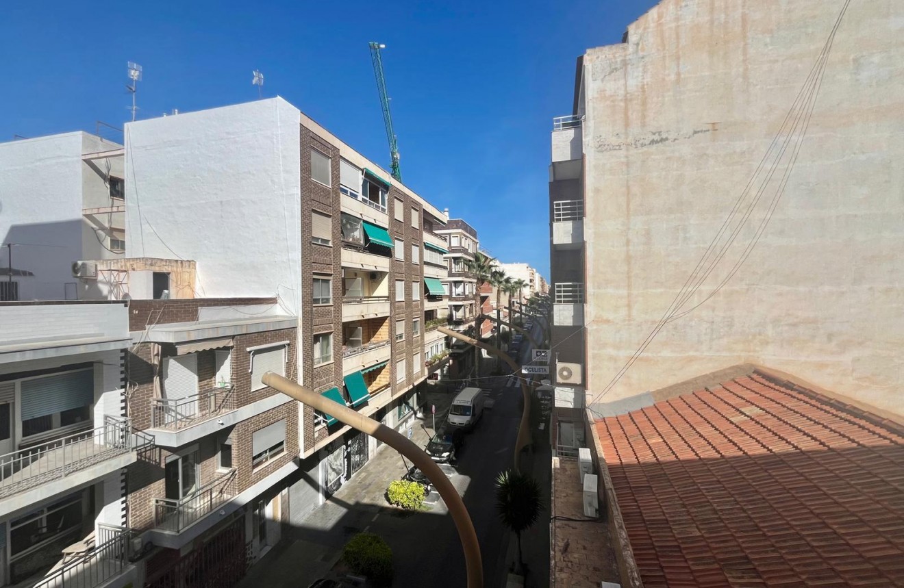 Tweedehands - Appartement / flat -
Torrevieja - Centro