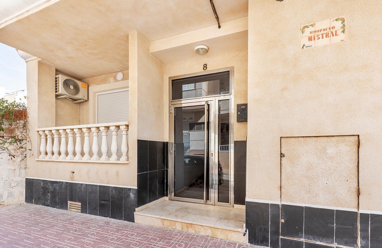 Resale - Apartment / flat -
Torrevieja - La Mata Pueblo