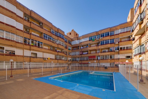 Aus zweiter Hand - Wohnung -
Torrevieja - Centro