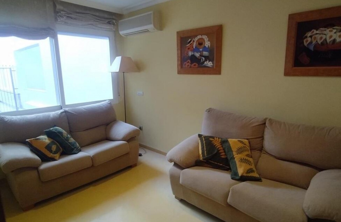 Tweedehands - Appartement / flat -
Torrevieja - PLAYA DEL CURA - CENTRO