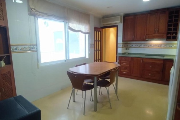 Tweedehands - Appartement / flat -
Torrevieja - PLAYA DEL CURA - CENTRO