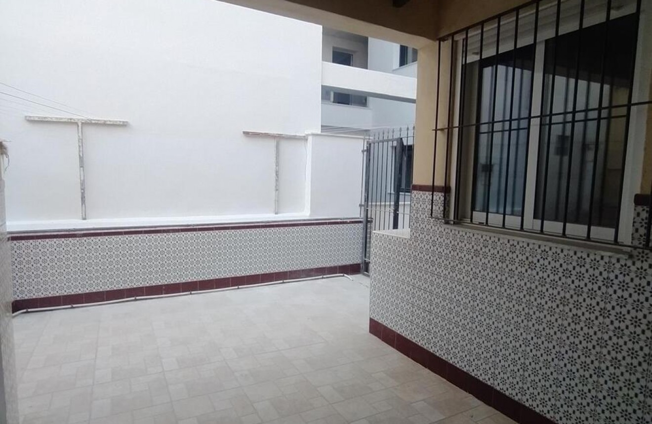 Tweedehands - Appartement / flat -
Torrevieja - PLAYA DEL CURA - CENTRO