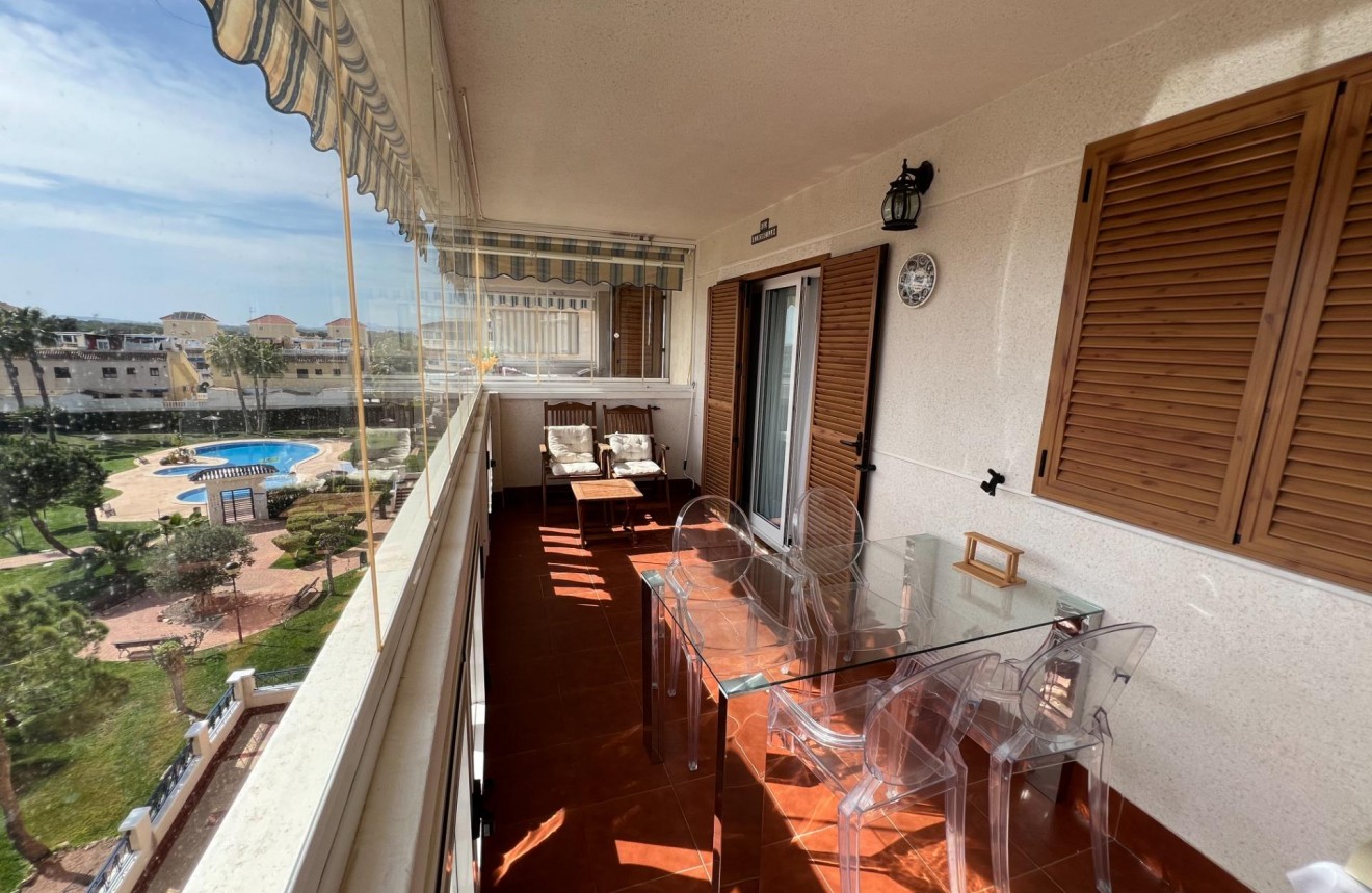 Tweedehands - Appartement / flat -
Torrevieja - La Mata