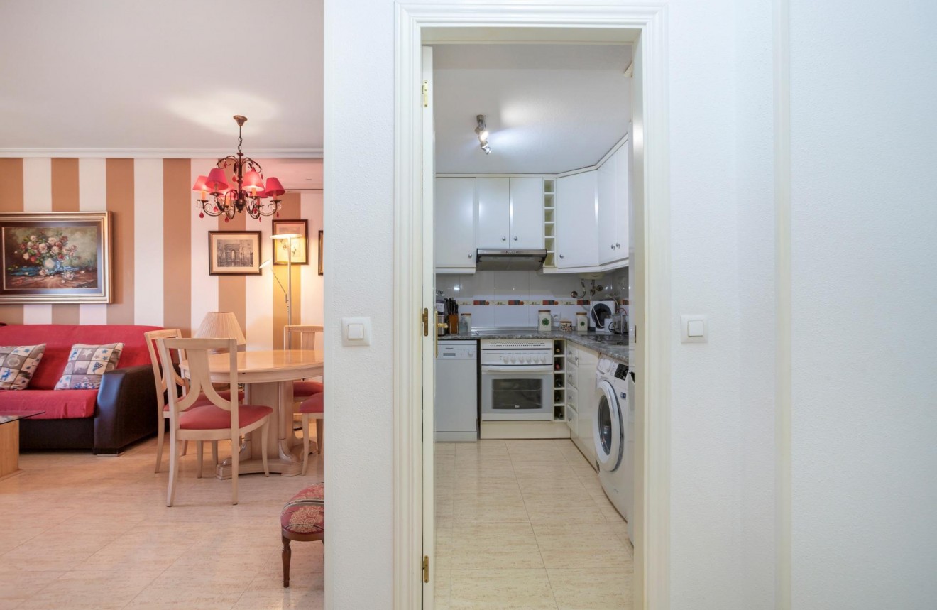 Tweedehands - Appartement / flat -
Torrevieja - La Mata