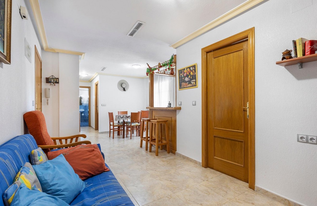 Segunda mano - Apartamento / piso -
Torrevieja - La Mata