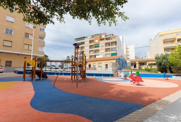 Segunda mano - Apartamento / piso -
Torrevieja - La Mata