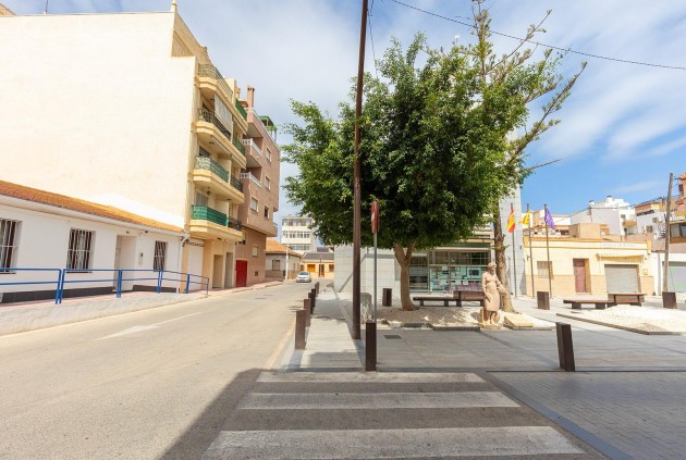 Z drugiej ręki - Mieszkanie w bloku -
Torrevieja - La Mata