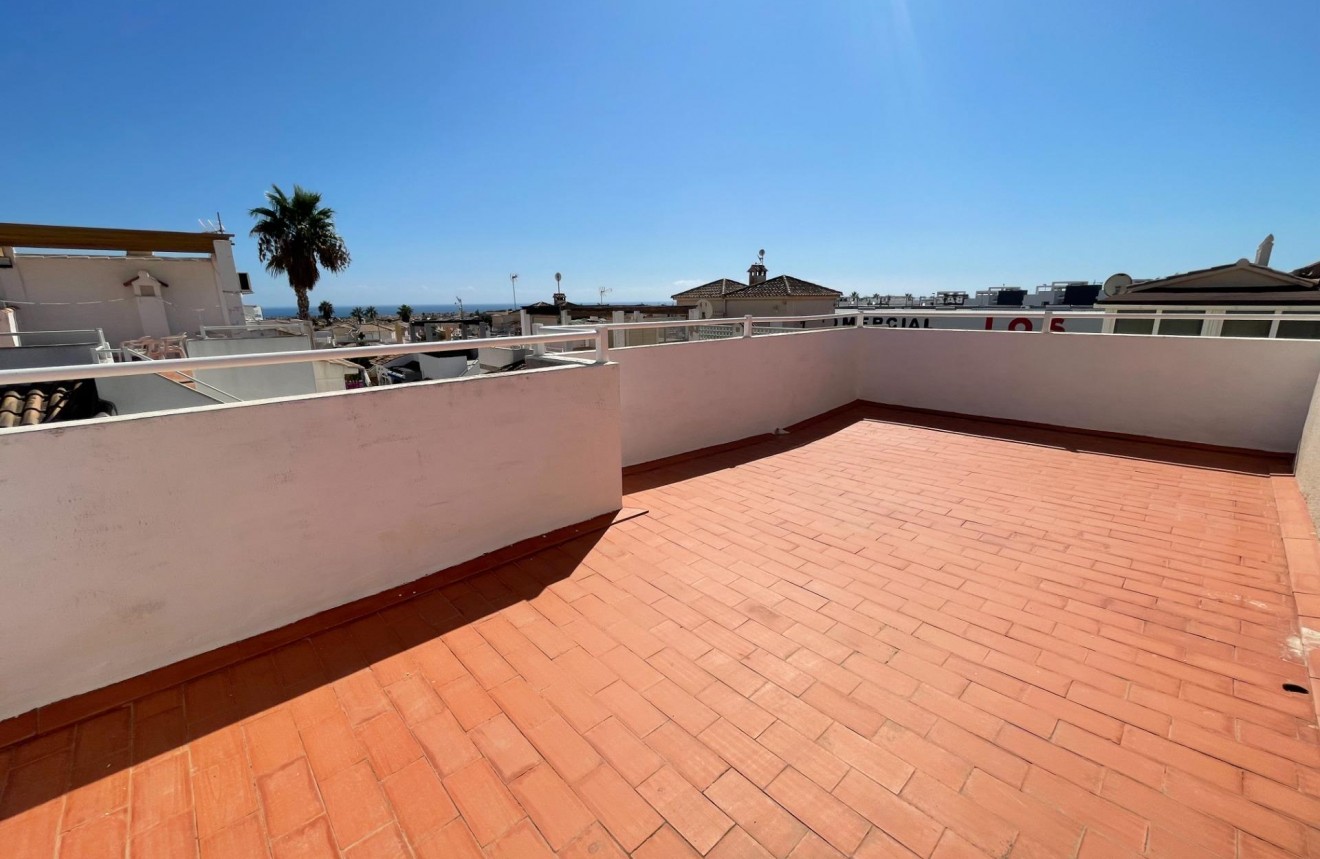 Resale - Chalet -
Torrevieja - Los altos