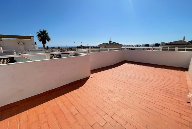 Resale - Chalet -
Torrevieja - Los altos