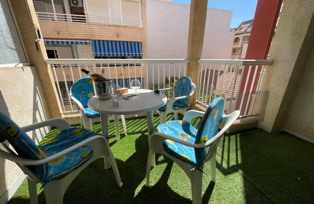 Aus zweiter Hand - Wohnung -
Torrevieja - Playa del Cura