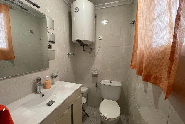 Resale - Apartment / flat -
Torrevieja - Playa del Cura