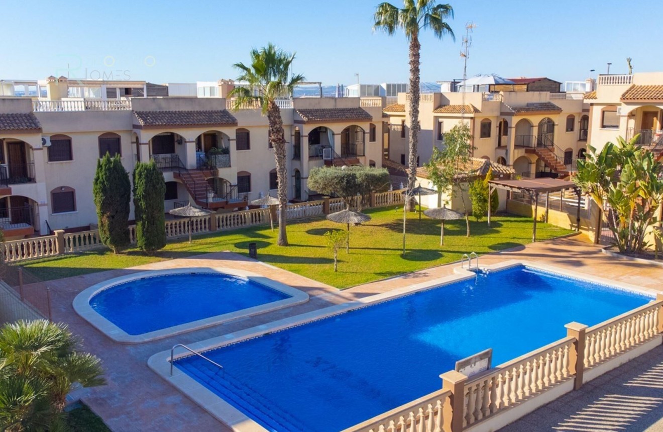 Z drugiej ręki - Bungalow -
Torrevieja - Aguas Nuevas 1