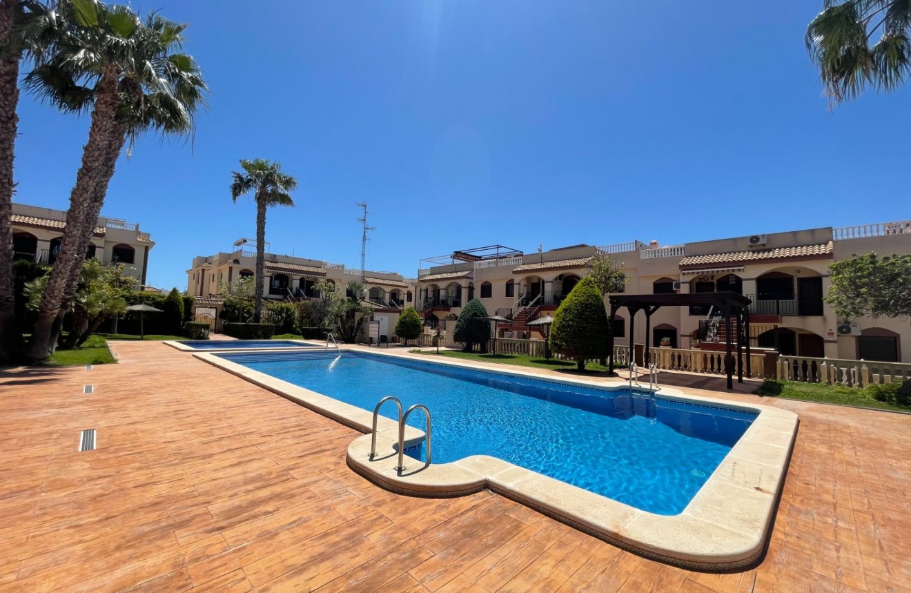 Z drugiej ręki - Bungalow -
Torrevieja - Aguas Nuevas 1