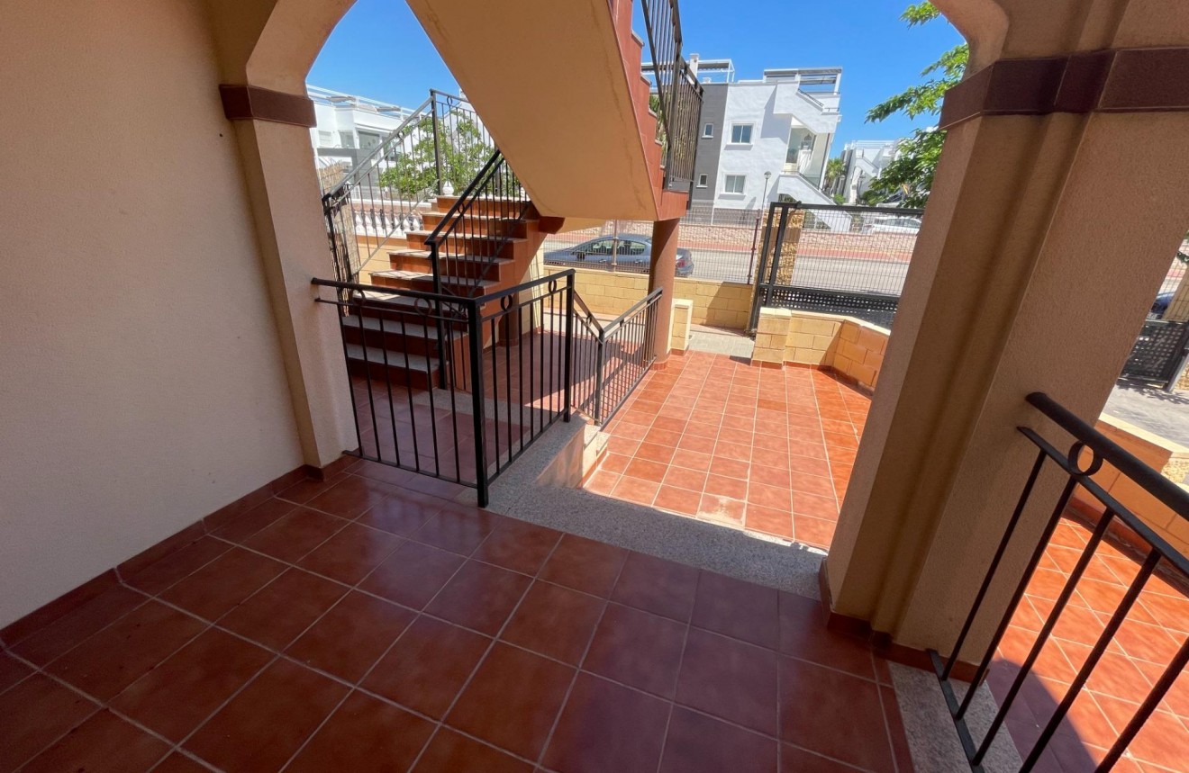 Z drugiej ręki - Bungalow -
Torrevieja - Aguas Nuevas 1