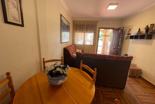 Z drugiej ręki - Bungalow -
Torrevieja - Aguas Nuevas 1