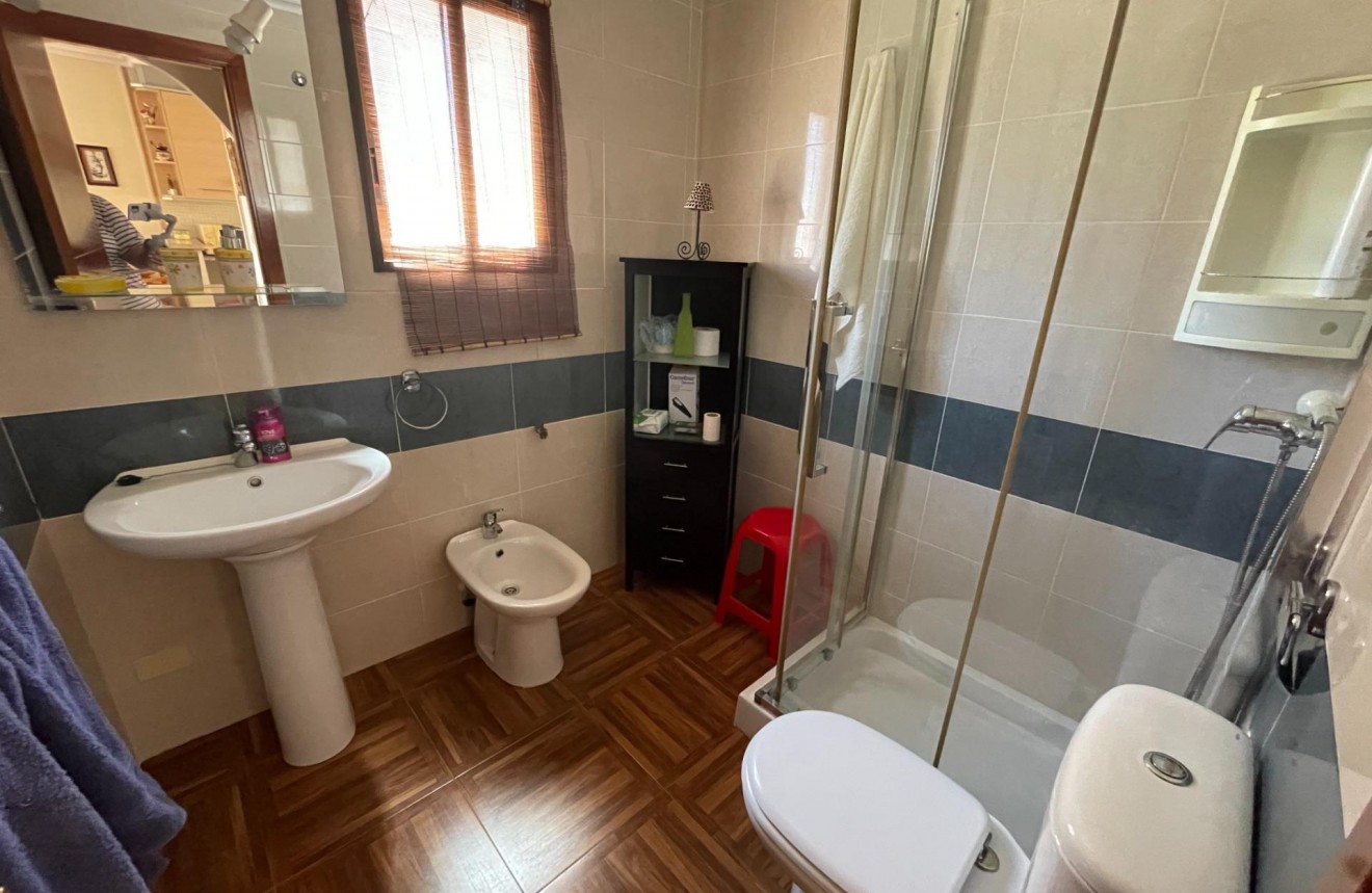 Z drugiej ręki - Bungalow -
Torrevieja - Aguas Nuevas 1