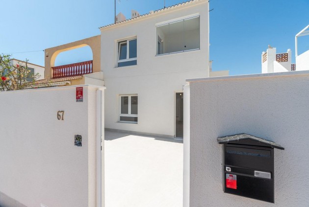 Aus zweiter Hand - Chalet -
Torrevieja - Aguas Nuevas 1