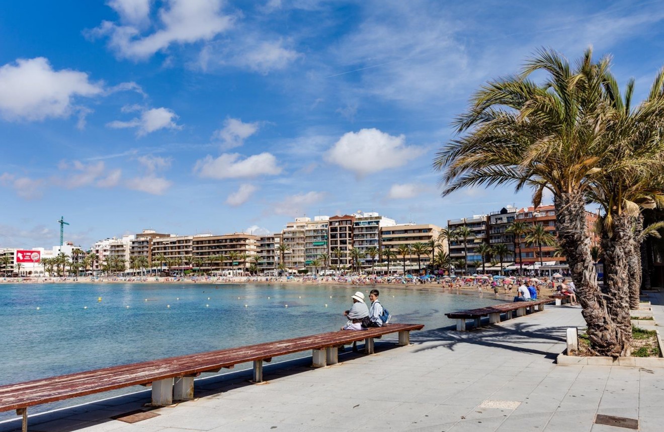 Aus zweiter Hand - Wohnung -
Torrevieja - Estacion de autobuses