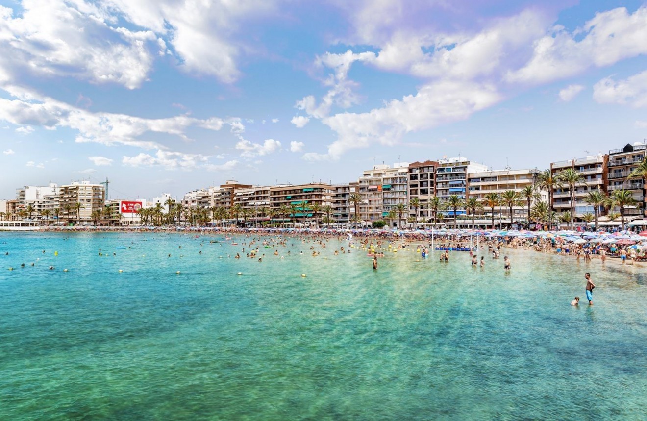 Aus zweiter Hand - Wohnung -
Torrevieja - Estacion de autobuses