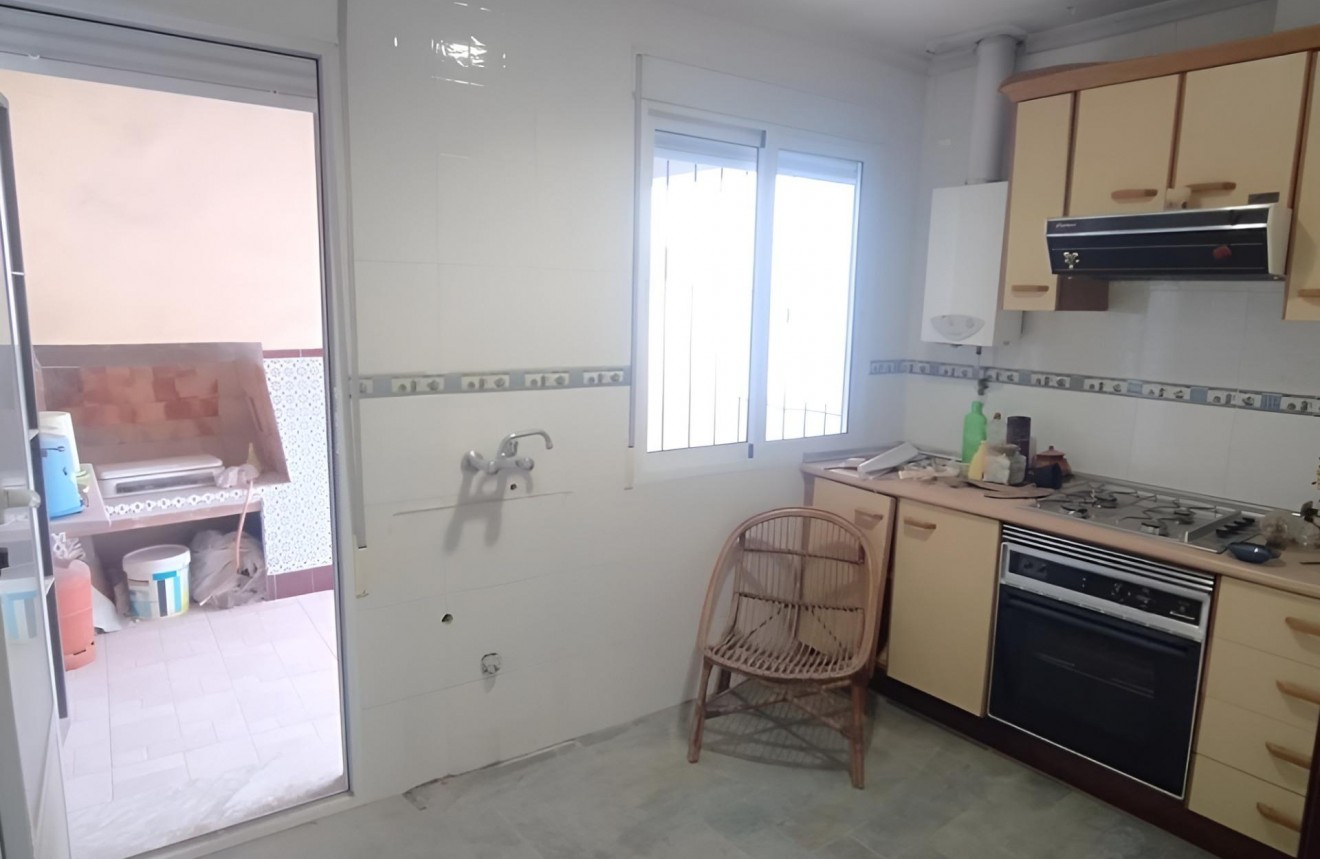 Resale - Apartment / flat -
Torrevieja - Estacion de autobuses