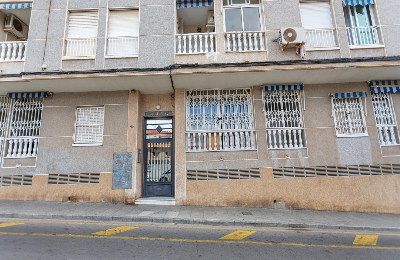 Tweedehands - Appartement / flat -
Torrevieja - Estacion de autobuses