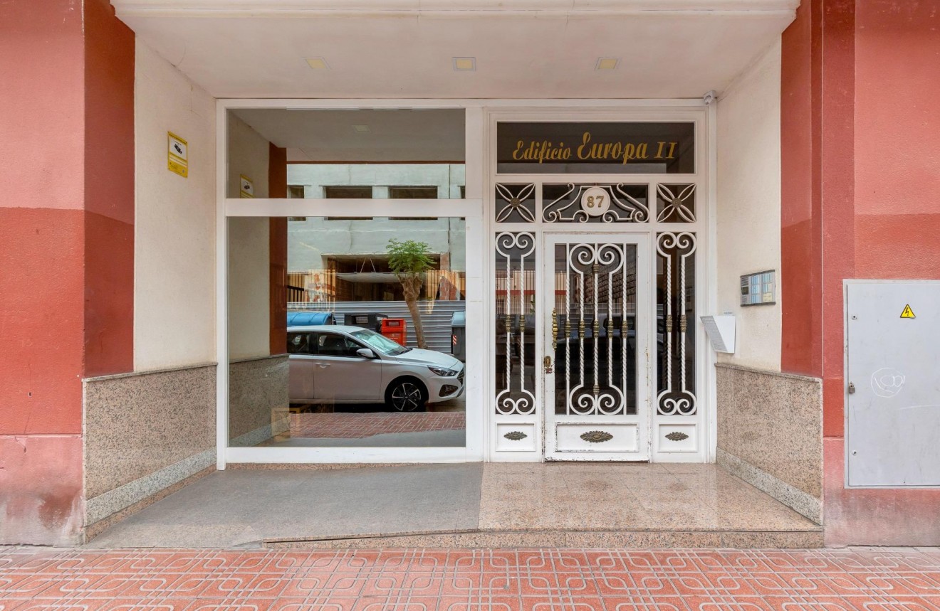 Aus zweiter Hand - Wohnung -
Torrevieja - Centro