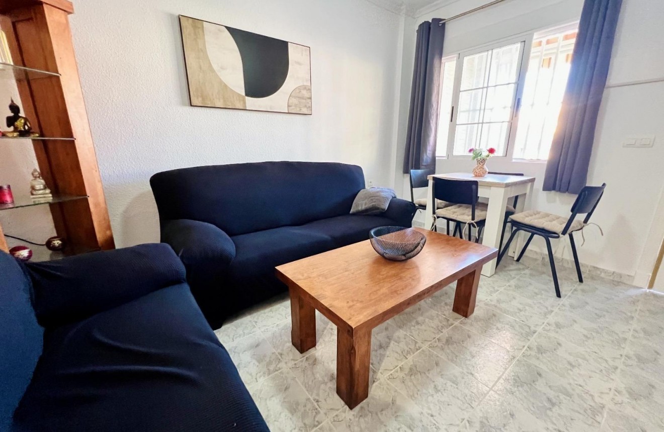 Tweedehands - Appartement / flat -
Torrevieja - Torrejón