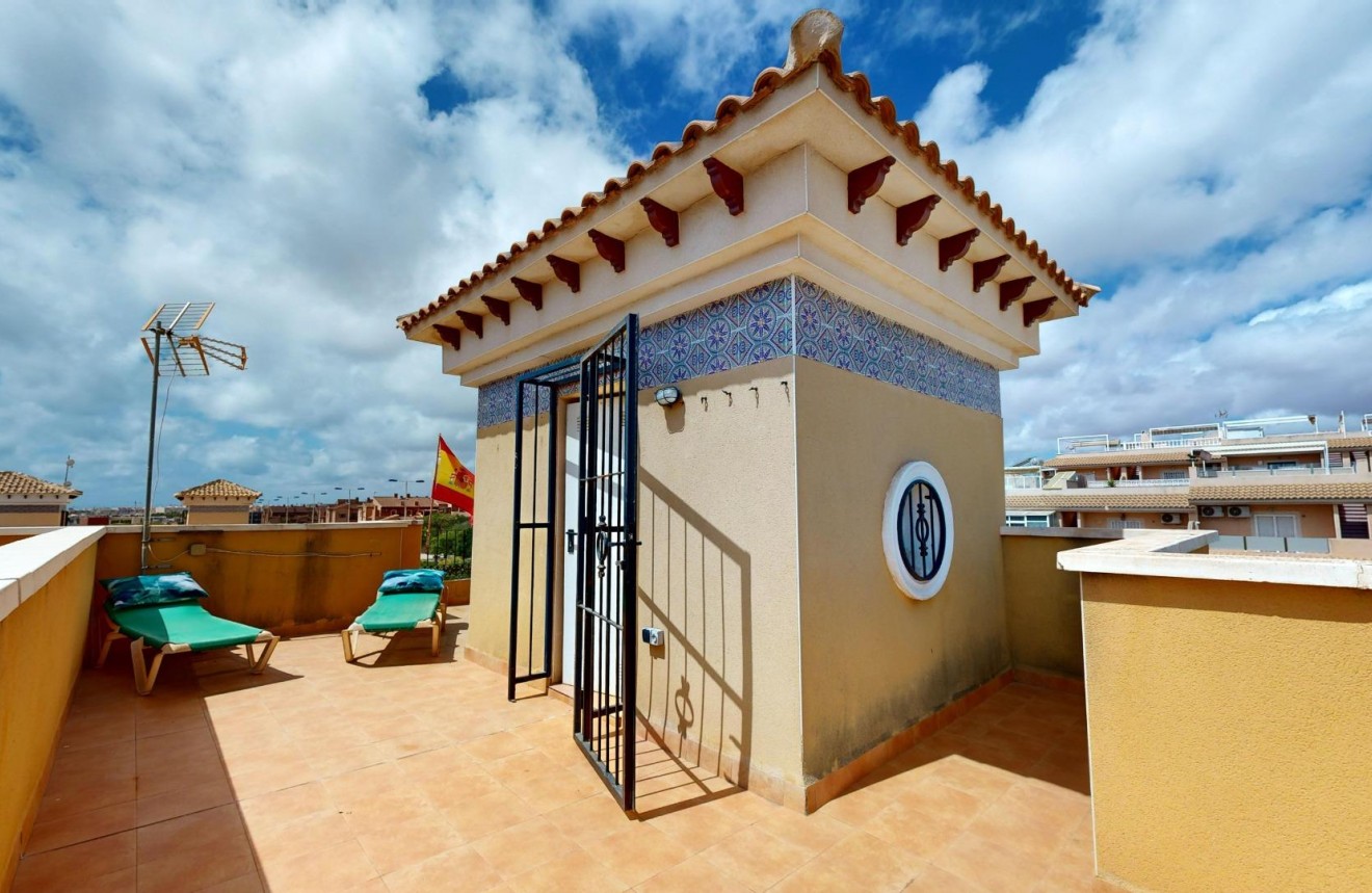 Resale - Chalet -
Torrevieja - Aguas Nuevas 1