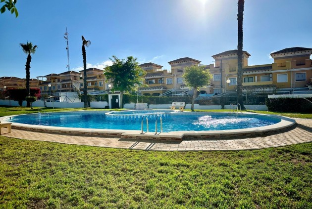 Resale - Chalet -
Torrevieja - Aguas Nuevas 1