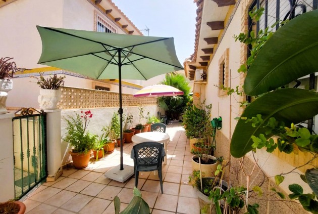 Resale - Chalet -
Torrevieja - Costa Blanca