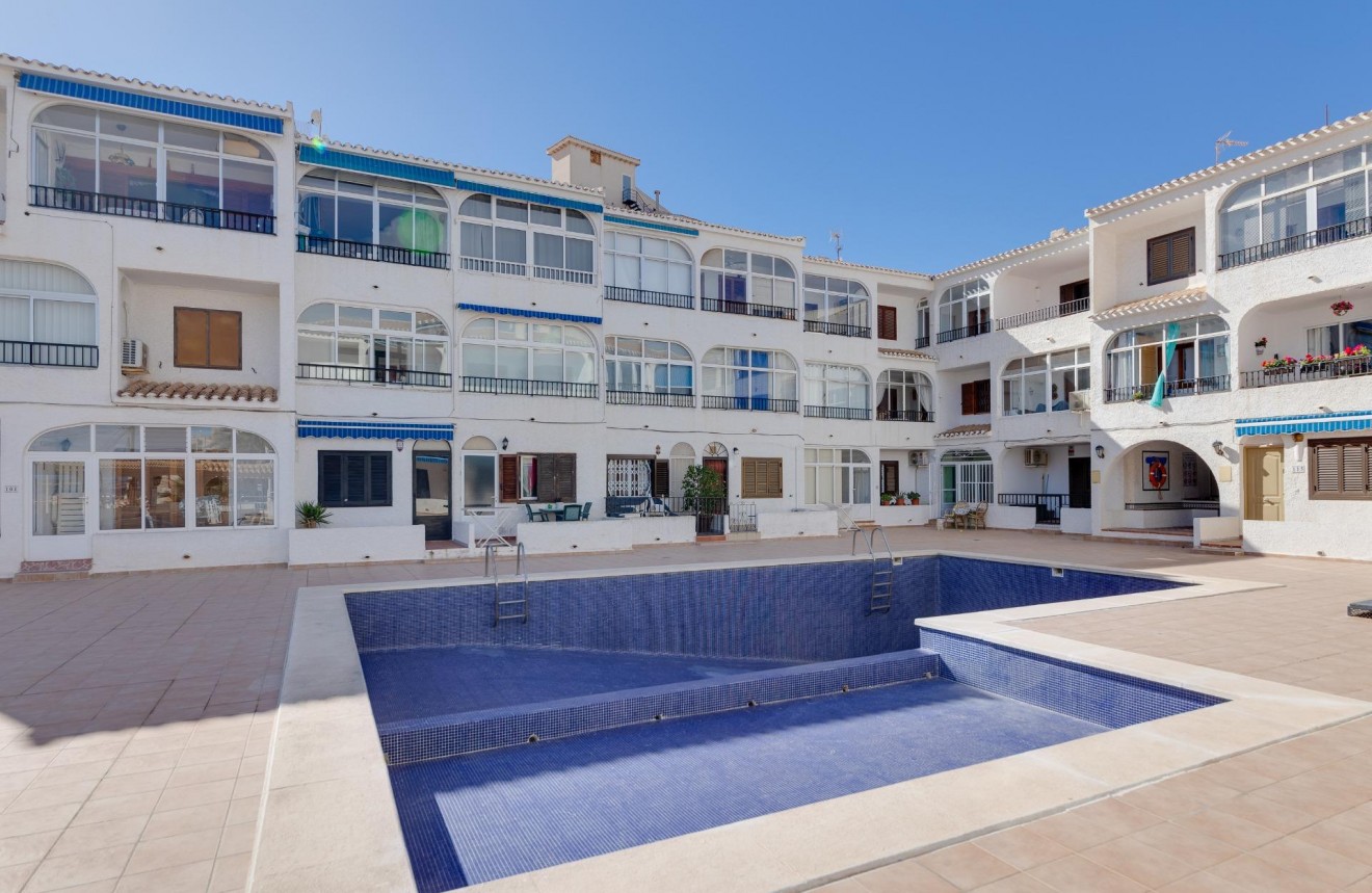 Resale - Apartment / flat -
Torrevieja - Torre la mata