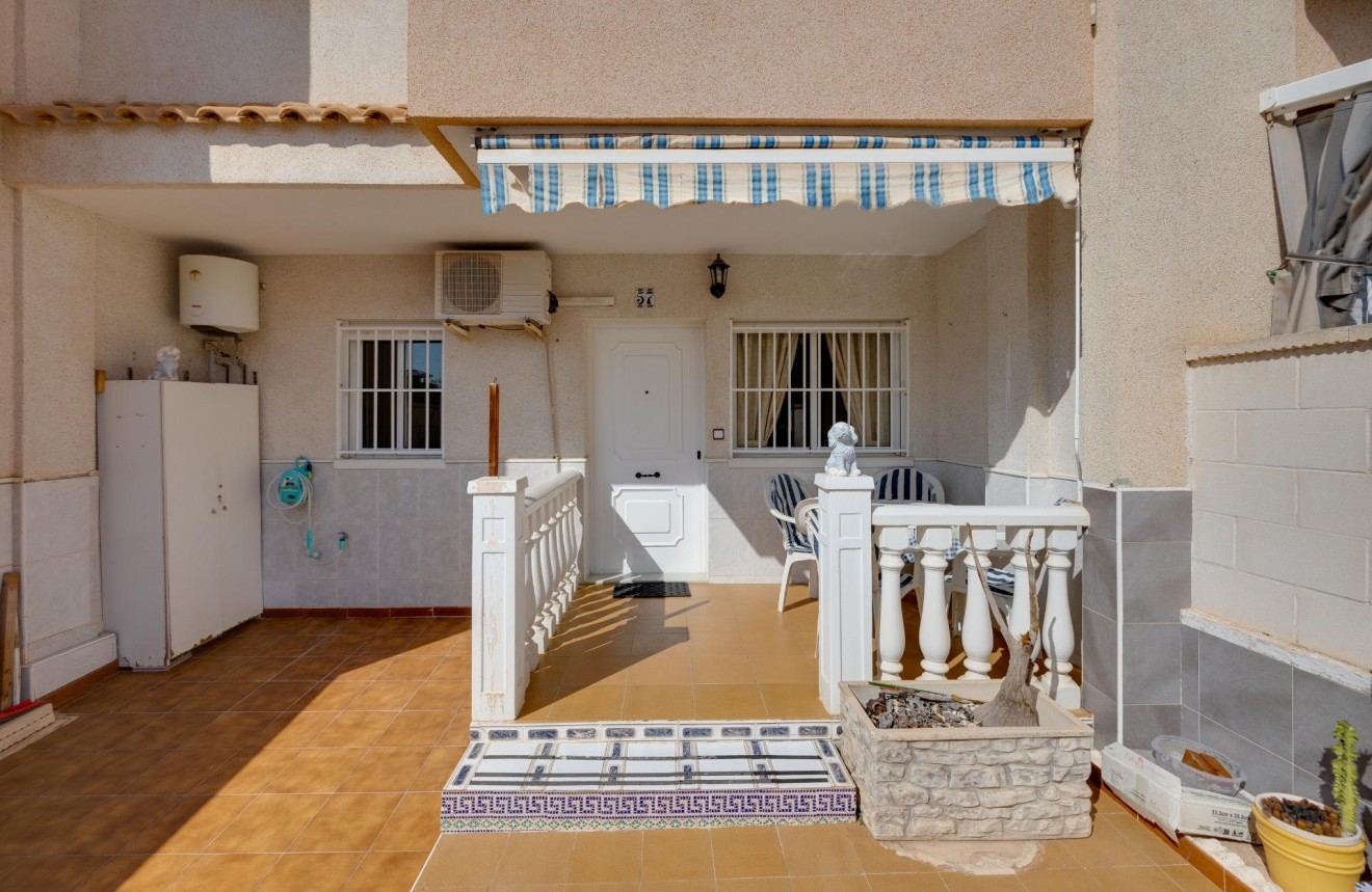 Resale - Chalet -
Torrevieja - Aguas Nuevas 2