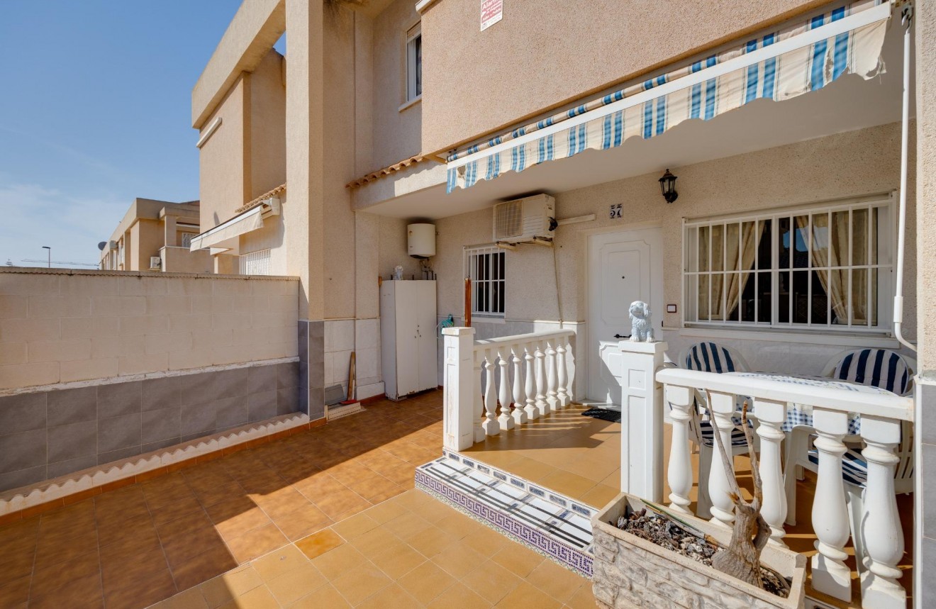 Resale - Chalet -
Torrevieja - Aguas Nuevas 2