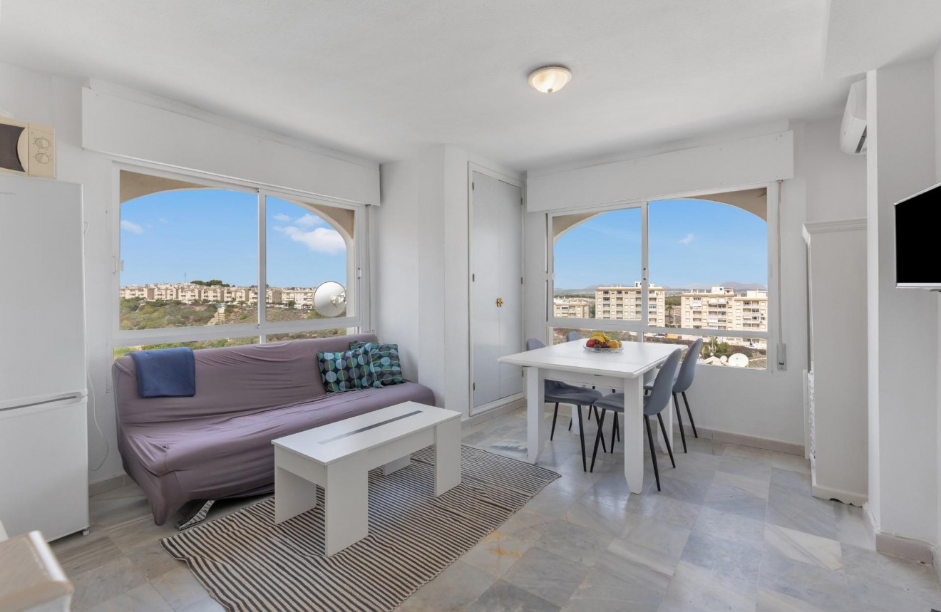 Aus zweiter Hand - Wohnung -
Torrevieja - Torre la mata