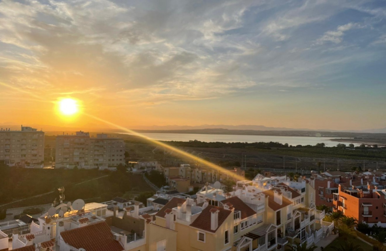 Aus zweiter Hand - Wohnung -
Torrevieja - Torre la mata