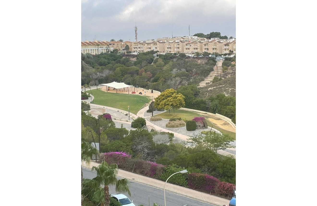 Z drugiej ręki - Mieszkanie w bloku -
Torrevieja - Torre la mata