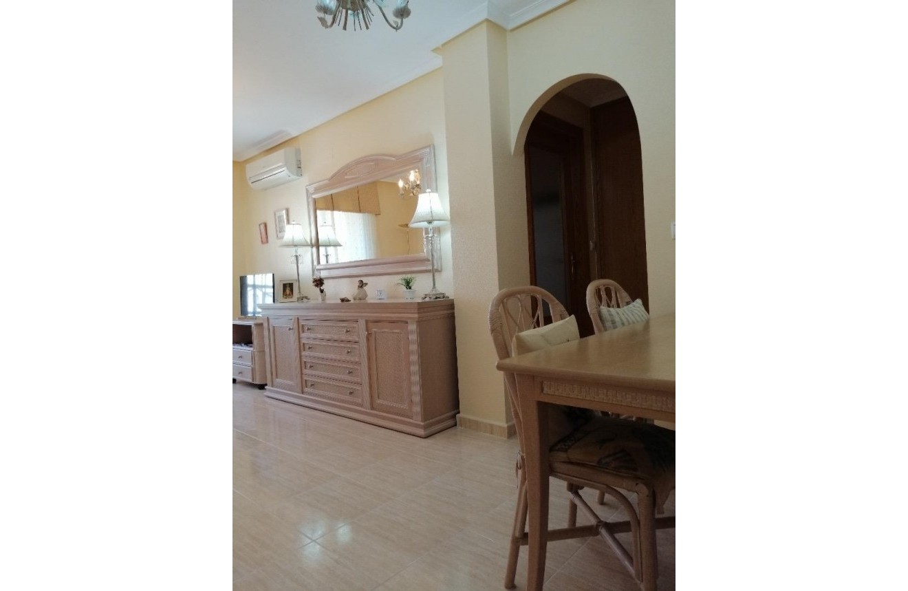 D'occasion - Appartement -
Torrevieja - Playa del Cura