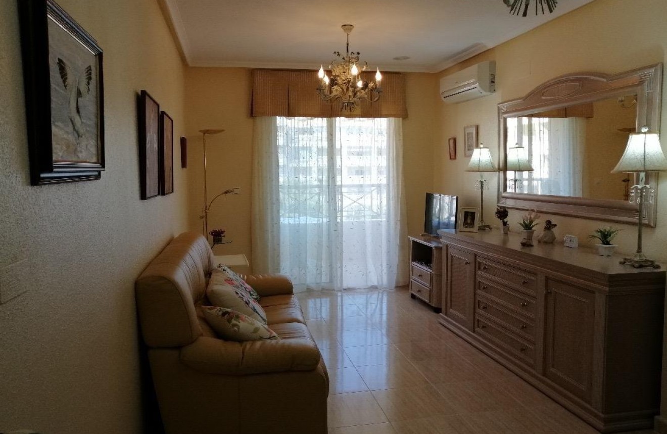 D'occasion - Appartement -
Torrevieja - Playa del Cura