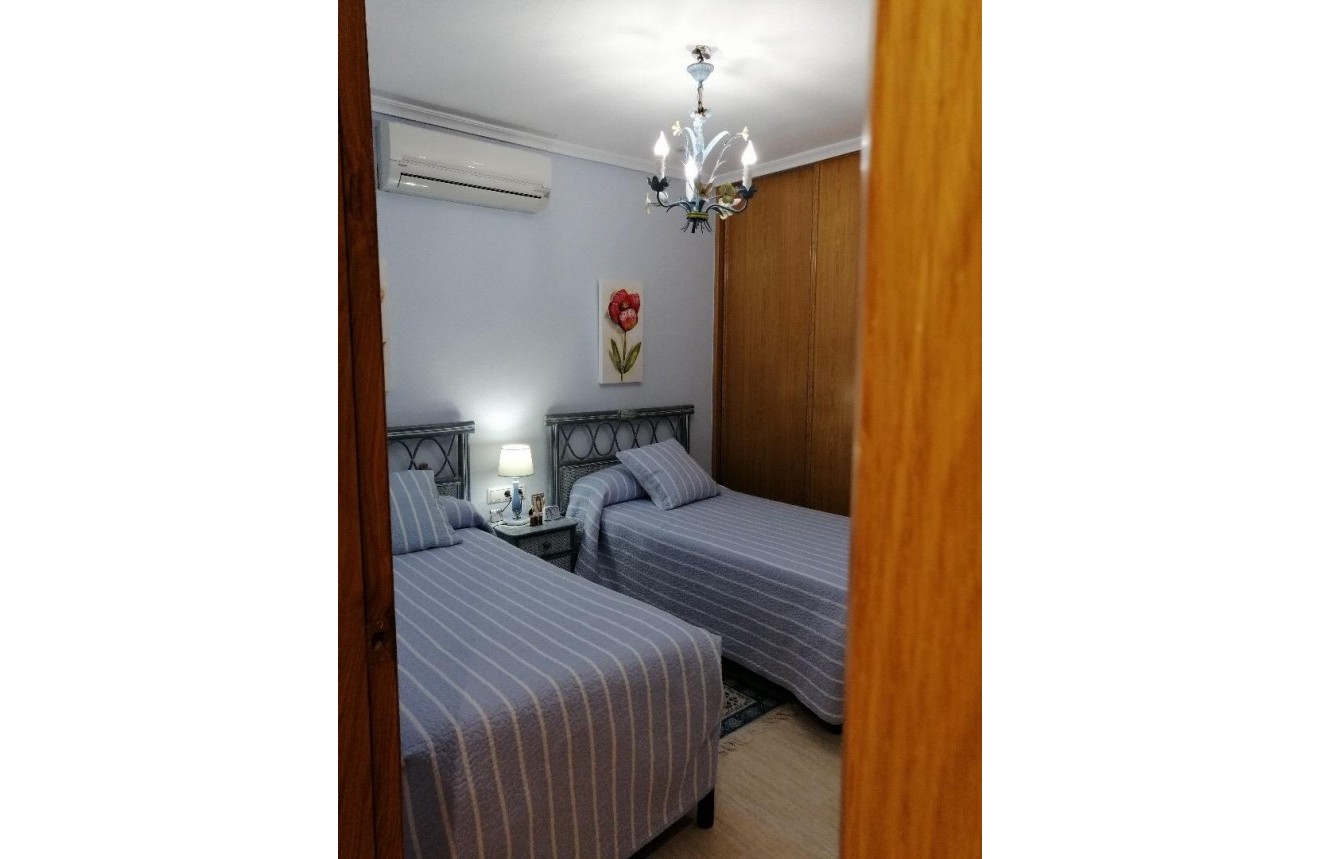 Tweedehands - Appartement / flat -
Torrevieja - Playa del Cura