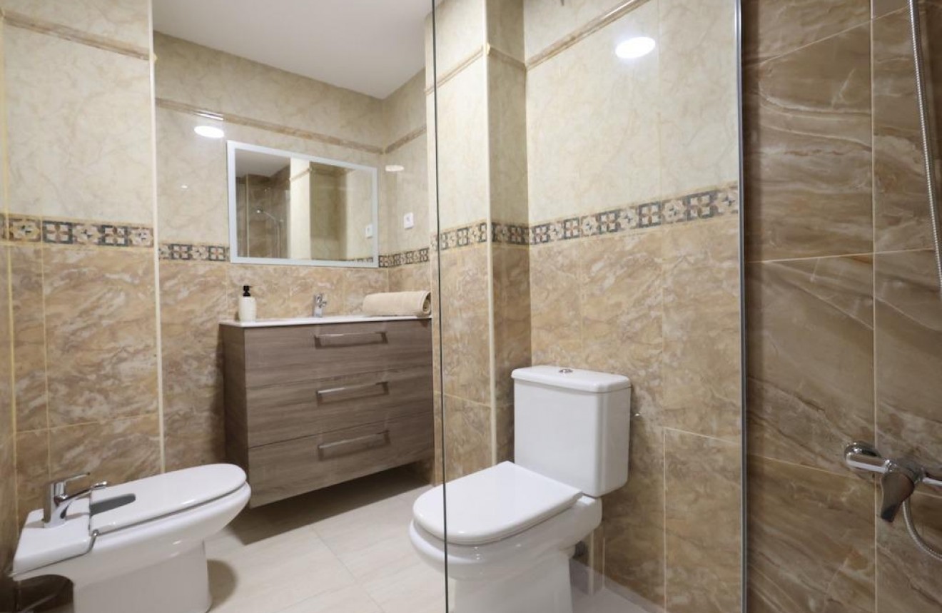 Resale - Apartment / flat -
Torrevieja - Costa Blanca